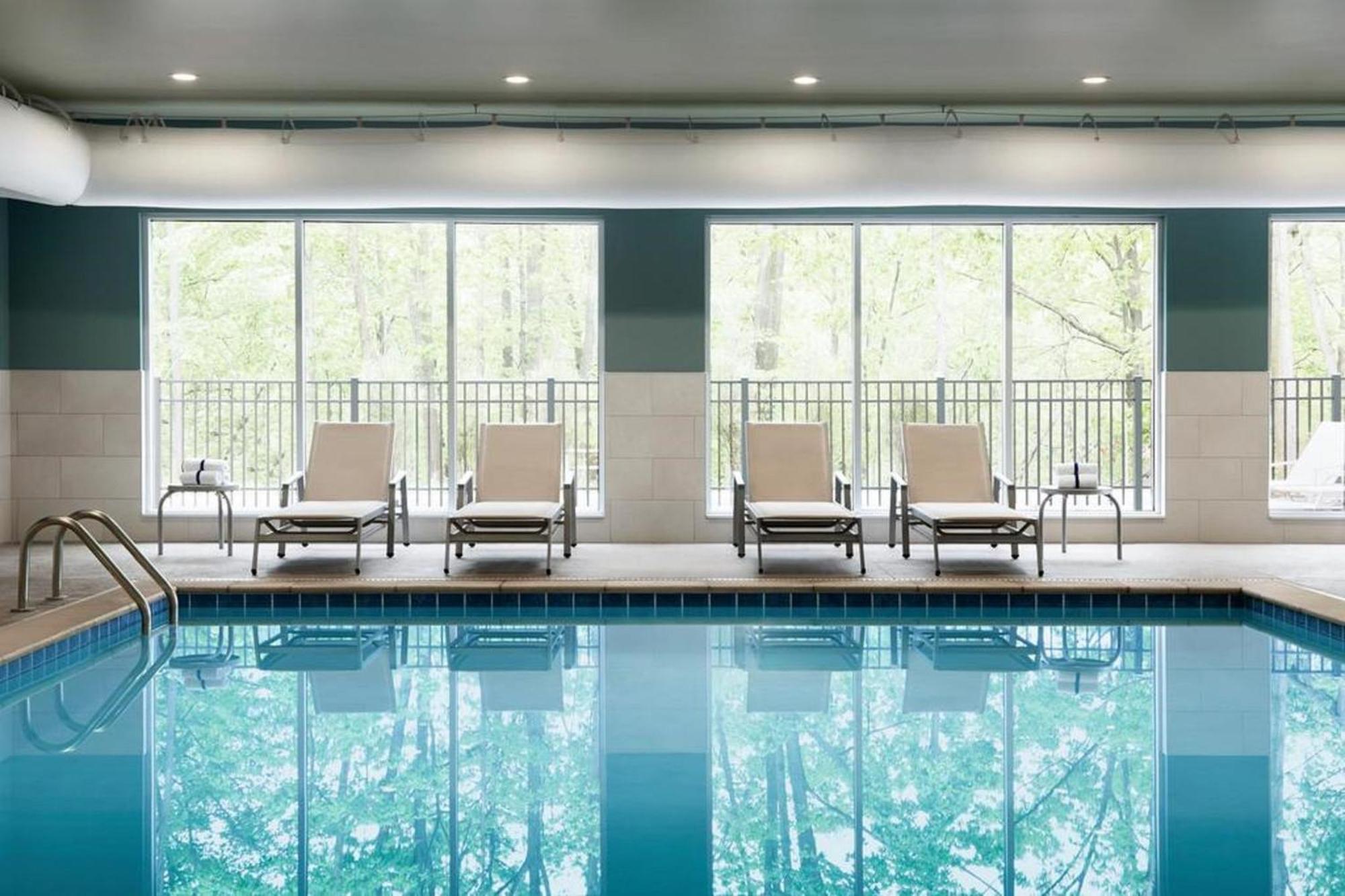 Holiday Inn Express & Suites Buford - Mall Of Georgia By Ihg Esterno foto